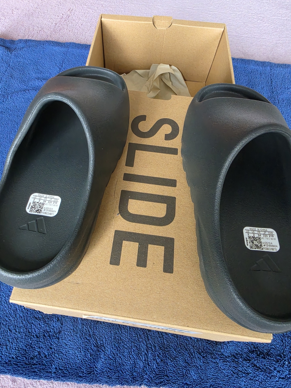 Adidas Kids Yeezy Slides.